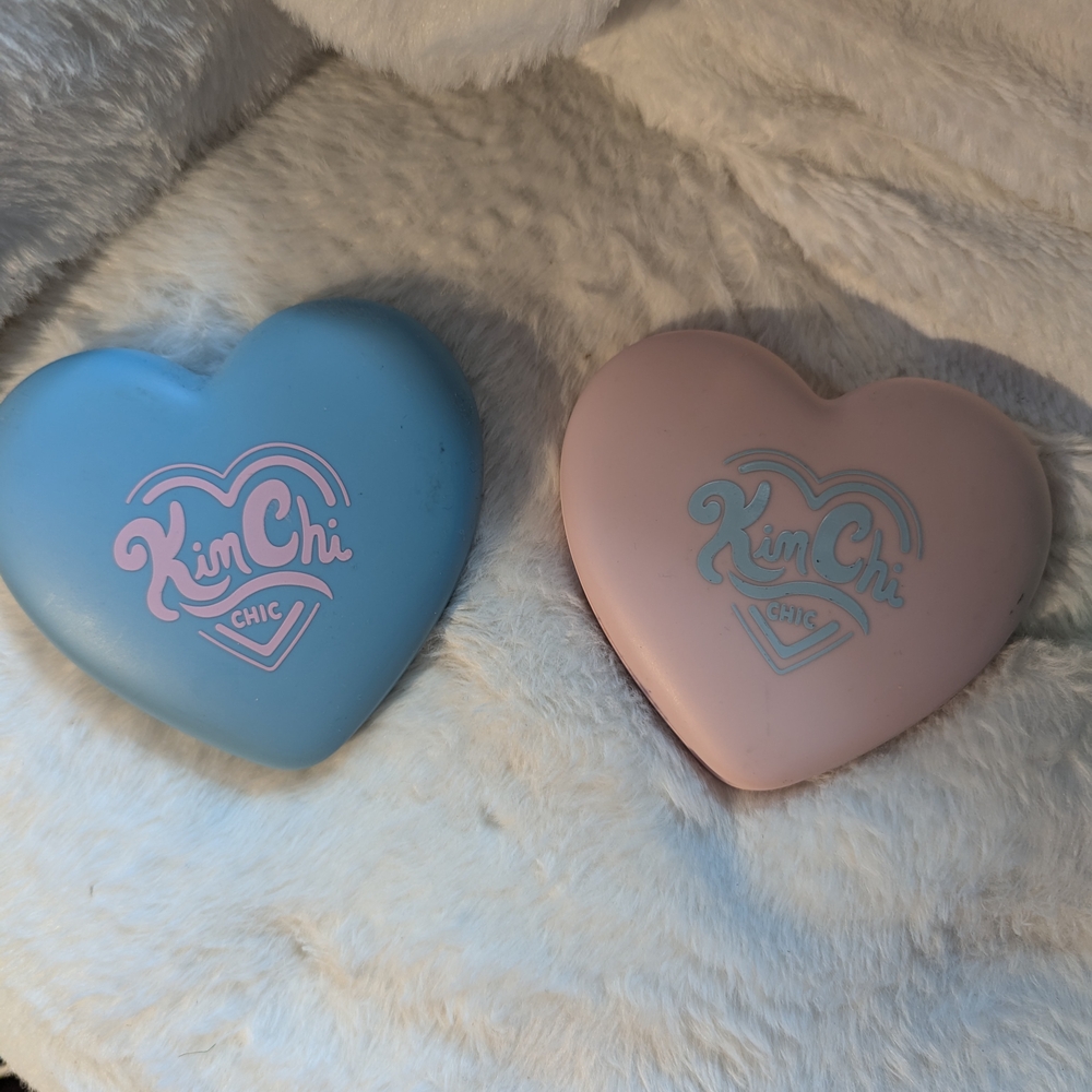 Kimchi Chic Beauty Heart-Shaped Eyeshadow Set - Blue and Pink